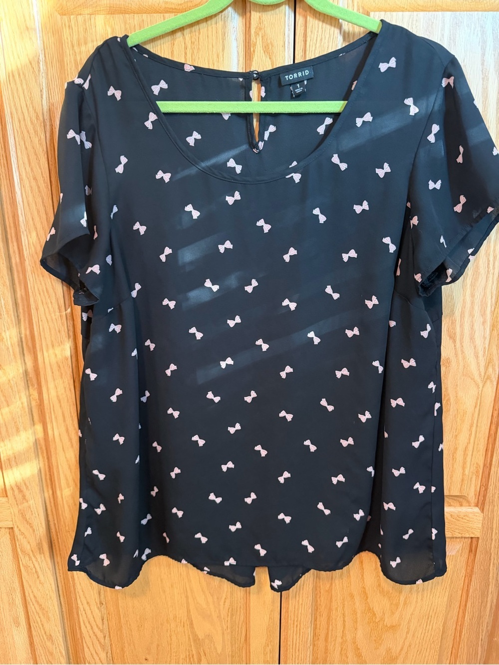 Sale!!! torrid Black Blouse with Pink Bow Print - Short Sleeve - plus size 14/16
